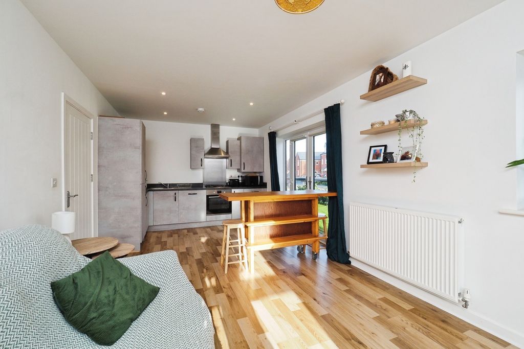 Property photo 3 of 18 Pbox-Img.Jpg