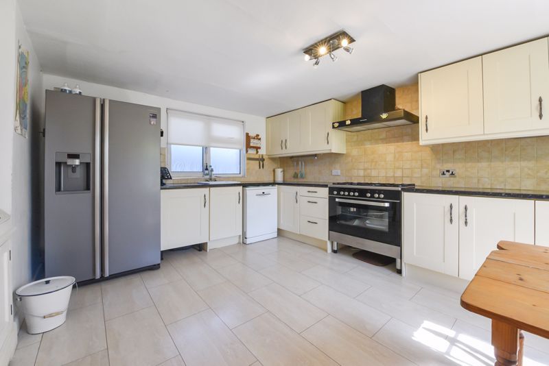 Property photo 3 of 16 Photo 13