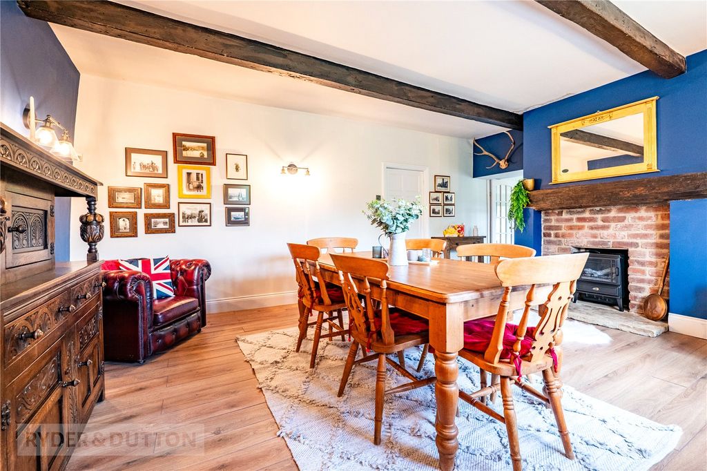 Property photo 3 of 50 Dining Room