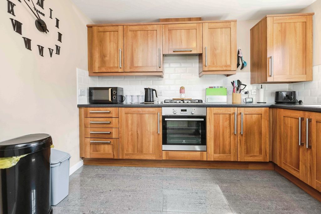 Property photo 2 of 26 Pbox-Img.Jpg