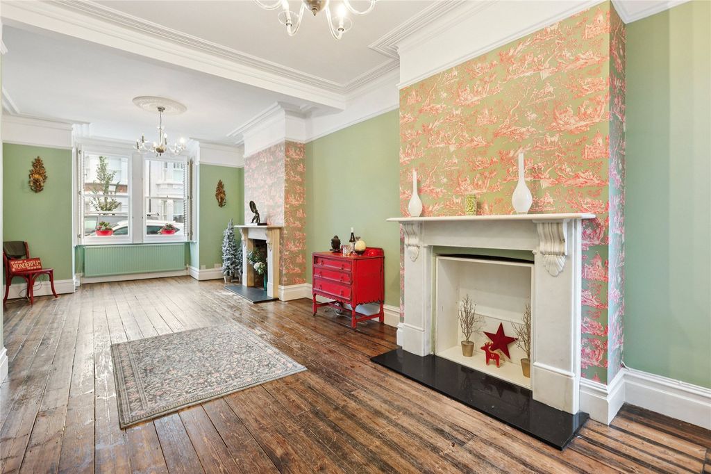 Property photo 3 of 14 Reception