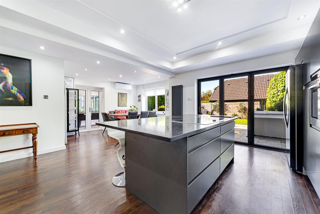 Property photo 2 of 55 Breakfast Kitchen