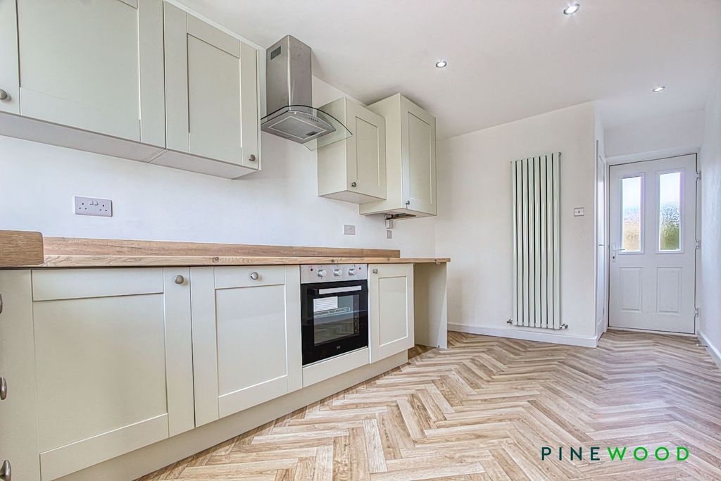 Property photo 2 of 27 Kitchen Diner