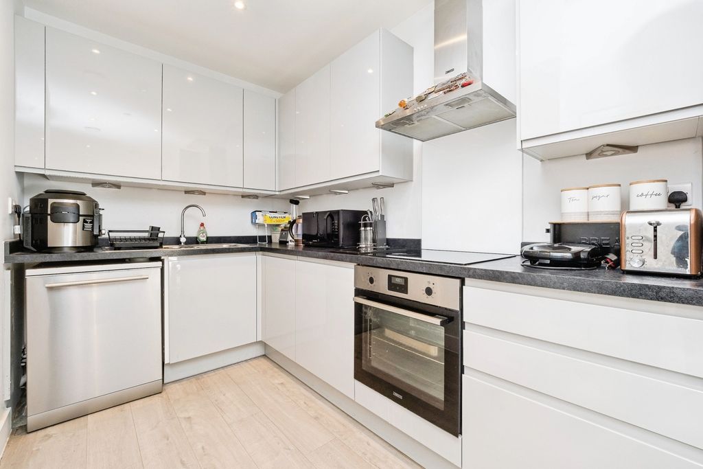 Property photo 2 of 17 Pbox-Img.Jpg