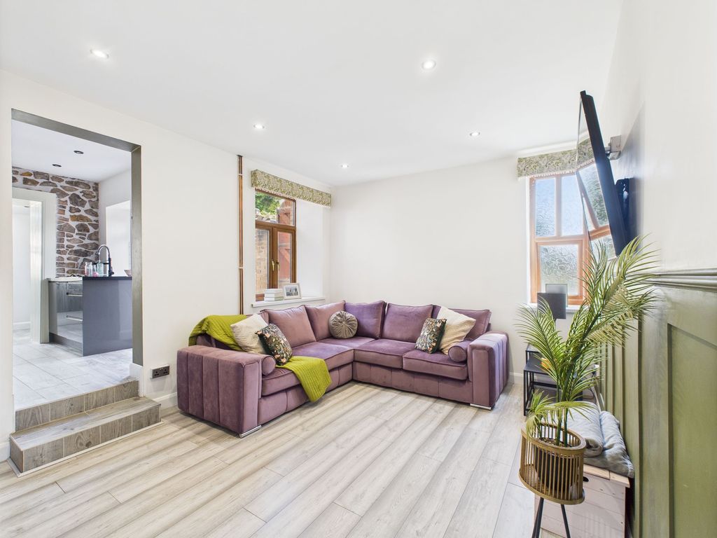 Property photo 2 of 33