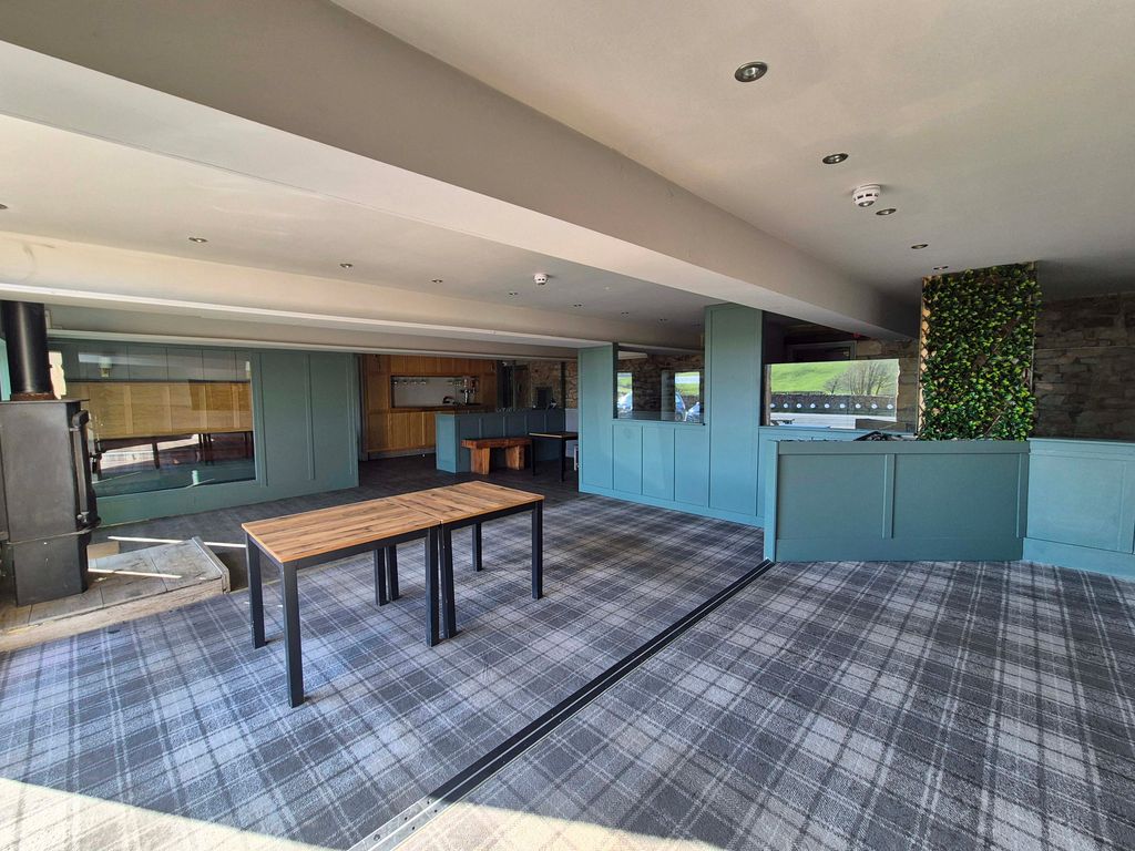 Property photo 3 of 44