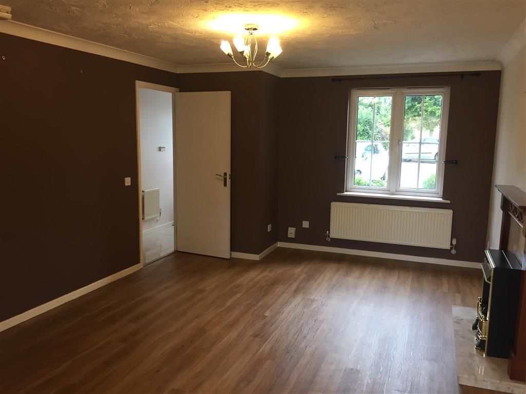 Property photo 3 of 12 Living Room