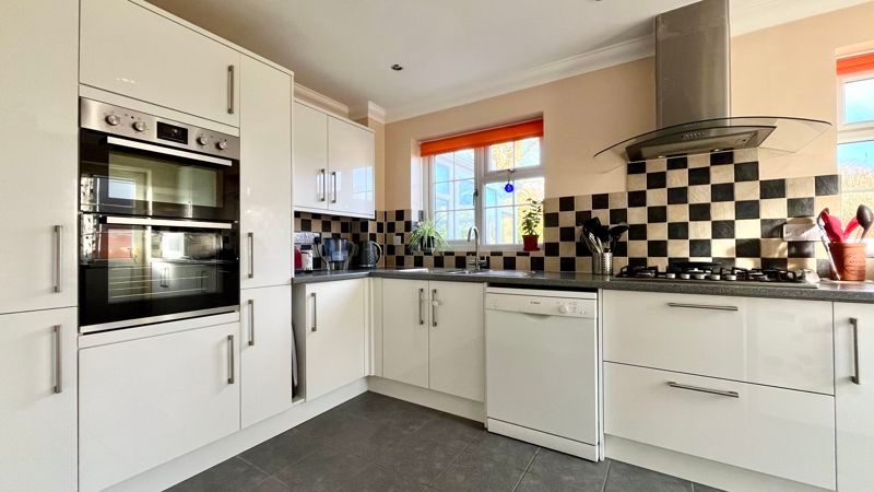 Property photo 3 of 22 Kitchen