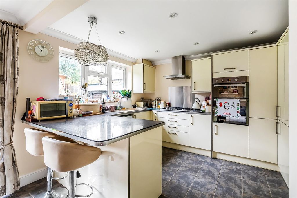 Property photo 3 of 10 .7.Jpg