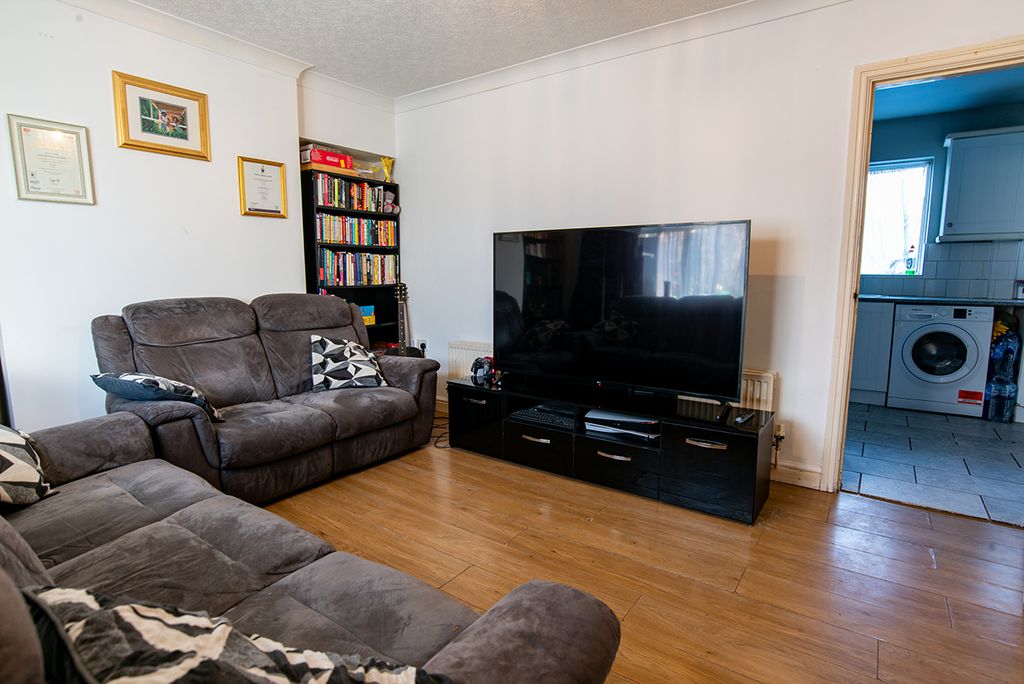 Property photo 2 of 19