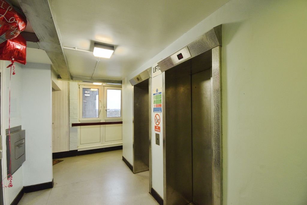 Property photo 2 of 20