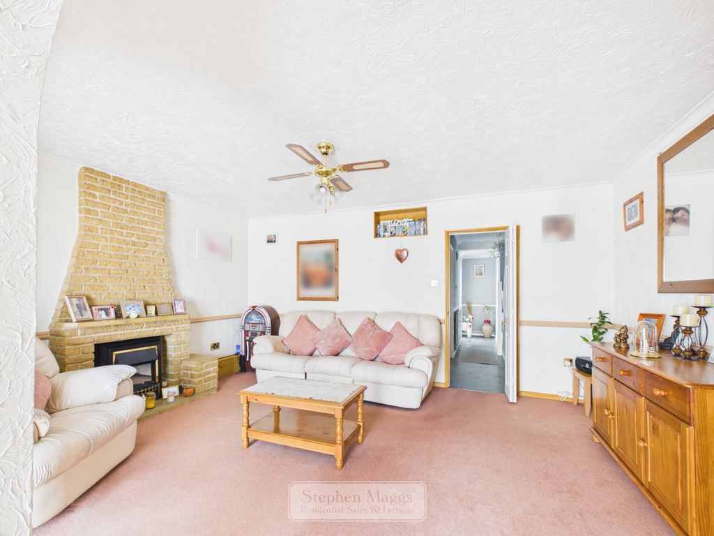 Property photo 3 of 10 Photo 8