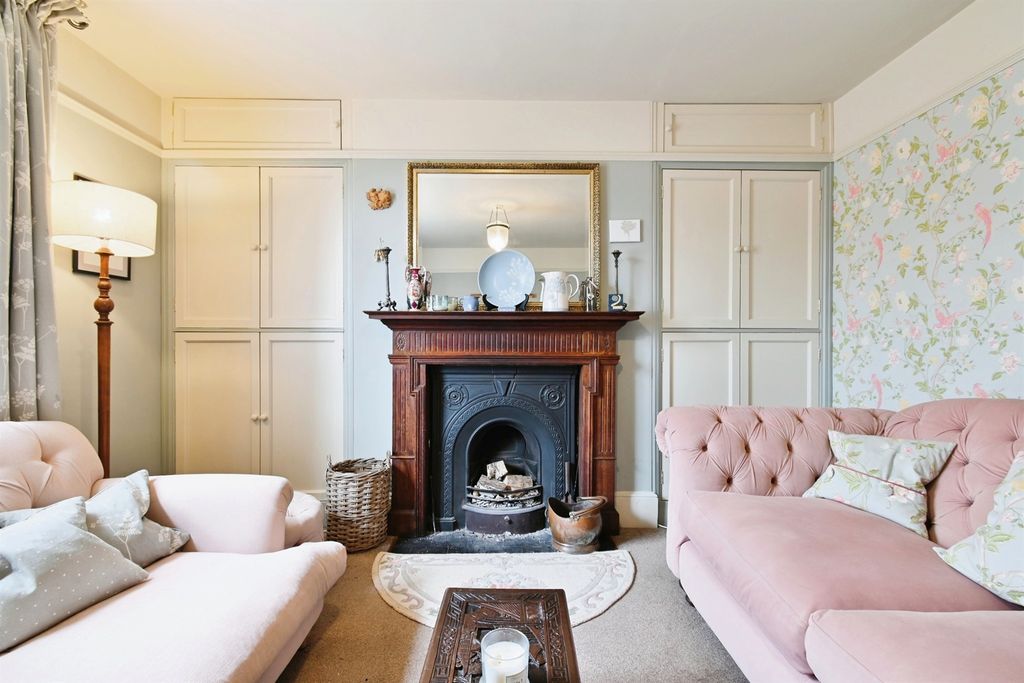 Property photo 2 of 19