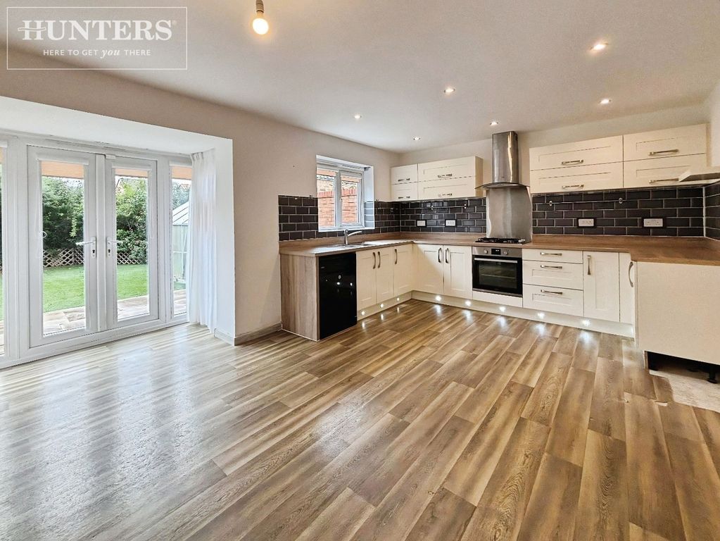 Property photo 2 of 24 Pbox-Kitchen-332427.Jpg