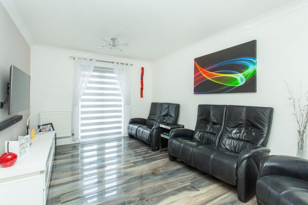 Property photo 2 of 18 Picture 2