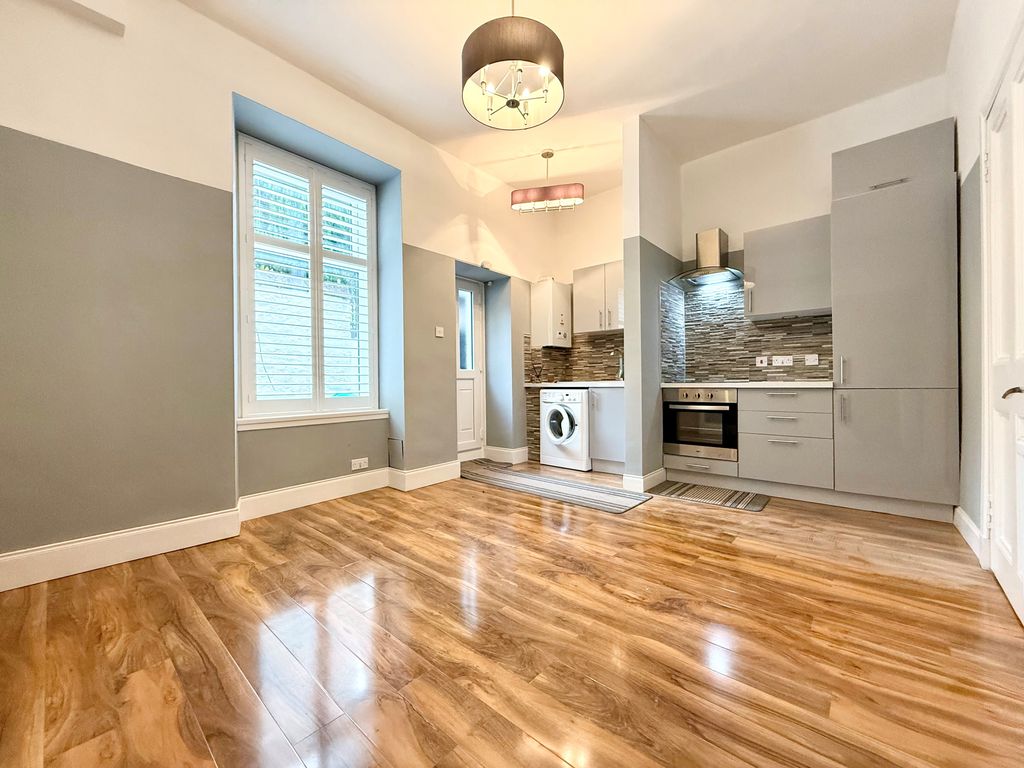 Property photo 2 of 6