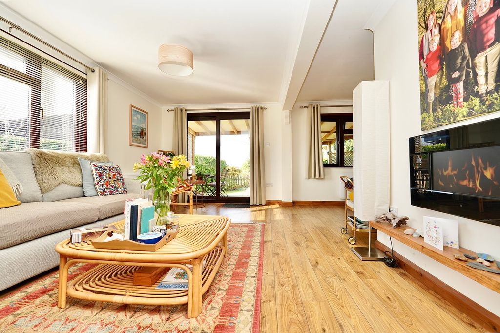 Property photo 2 of 18