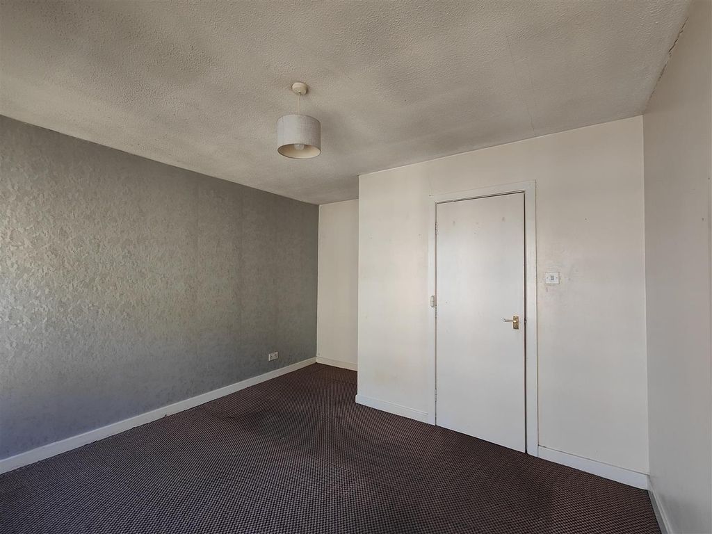 Property photo 3 of 8 Bedroom