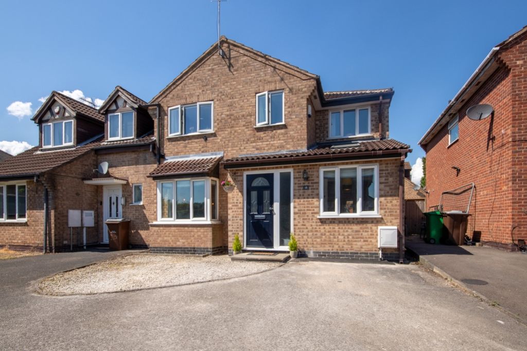 Property photo 1 of 18 Denholme-01
