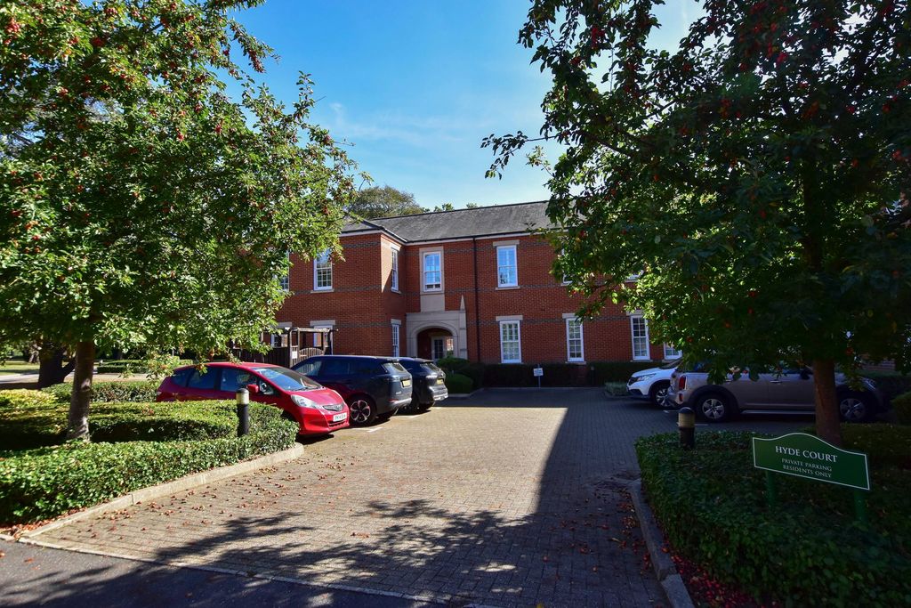 Property photo 1 of 17