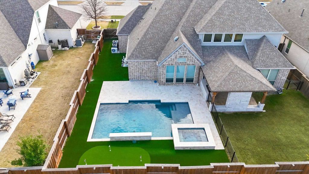 Property photo 1 of 31