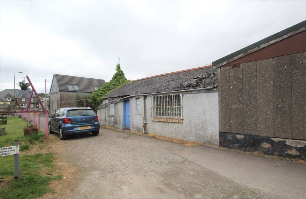 Property photo 1 of 3 Picture No. 02