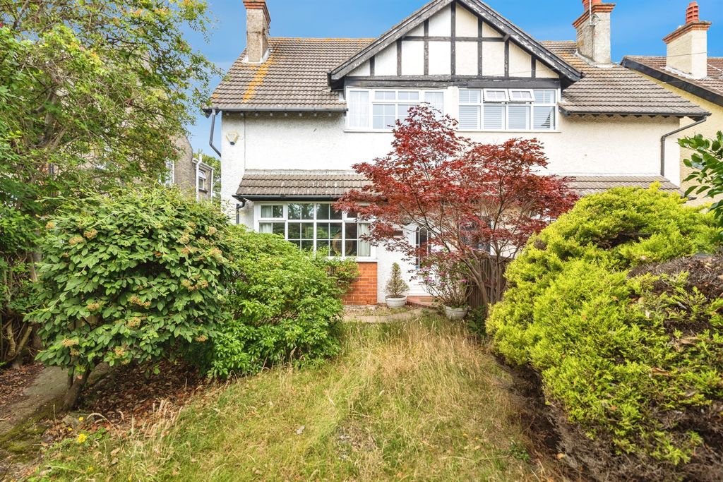 Property photo 1 of 17