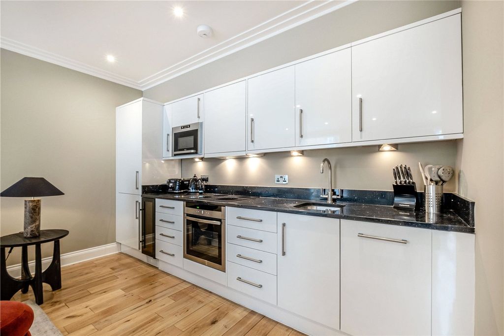 Property photo 3 of 10 Picture No. 04