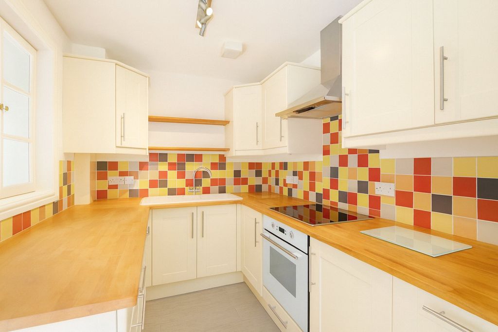 Property photo 2 of 10 Picture No. 15