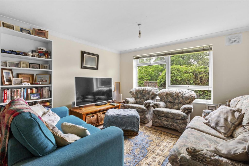 Property photo 2 of 12 Hillcrest, Shrubbery Rd-2.Jpg