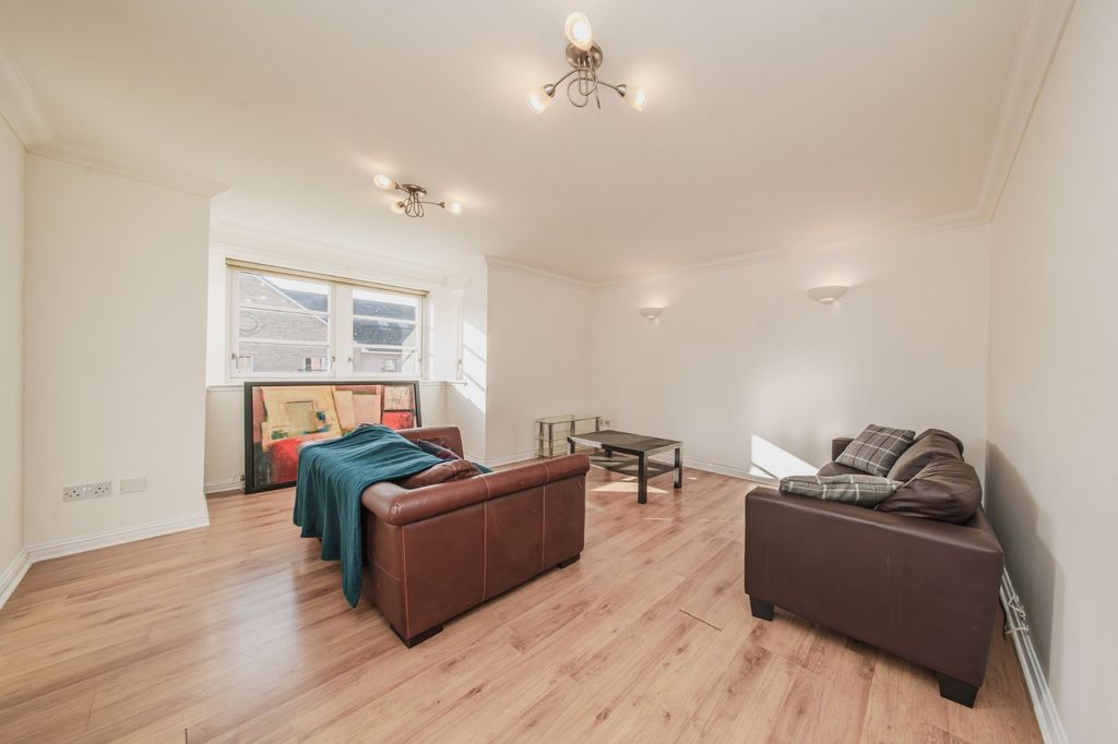 Property photo 2 of 14 Picture 2