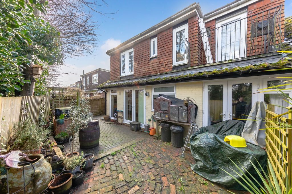 Property photo 1 of 23