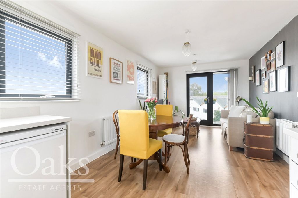 Property photo 3 of 8 Picture No. 05