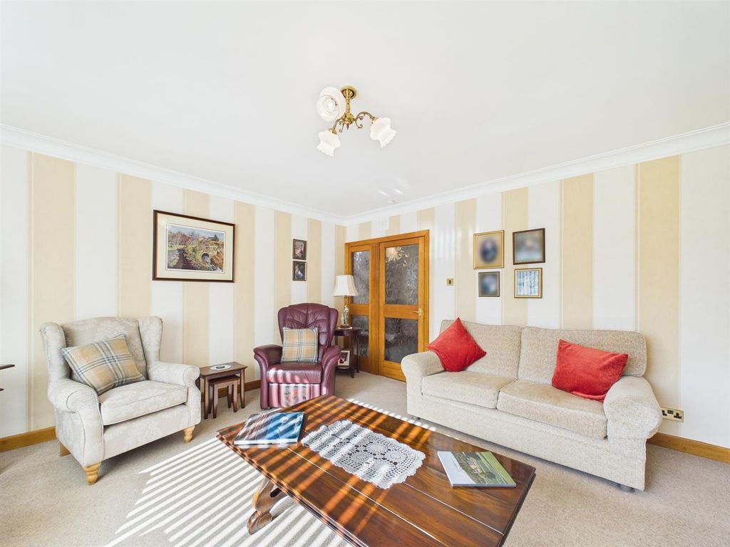 Property photo 3 of 25 Cam01486G0-Pr1008-Still016.Jpg