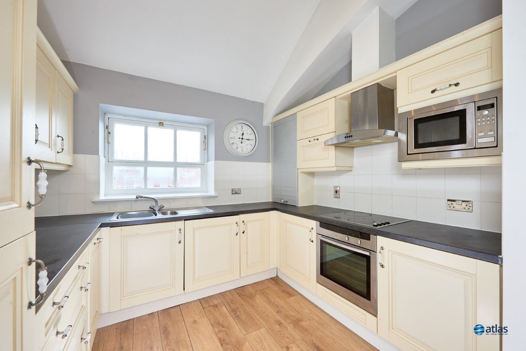 Property photo 2 of 15 Kitchen