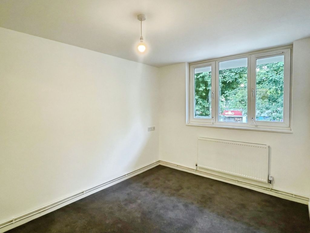 Property photo 3 of 4