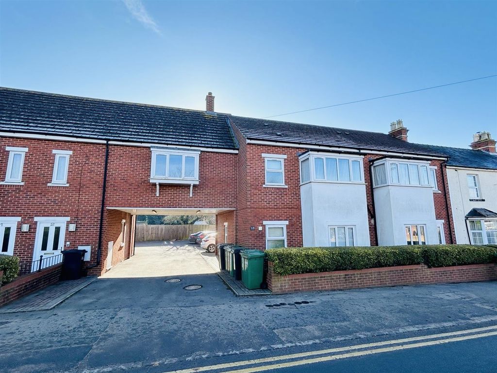 Property photo 1 of 7 Harvington Mews External.Jpg