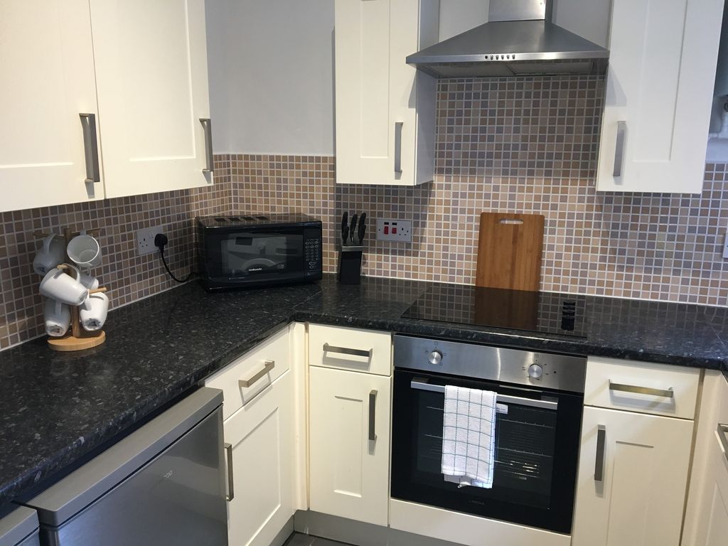 Property photo 2 of 6 Kitchen