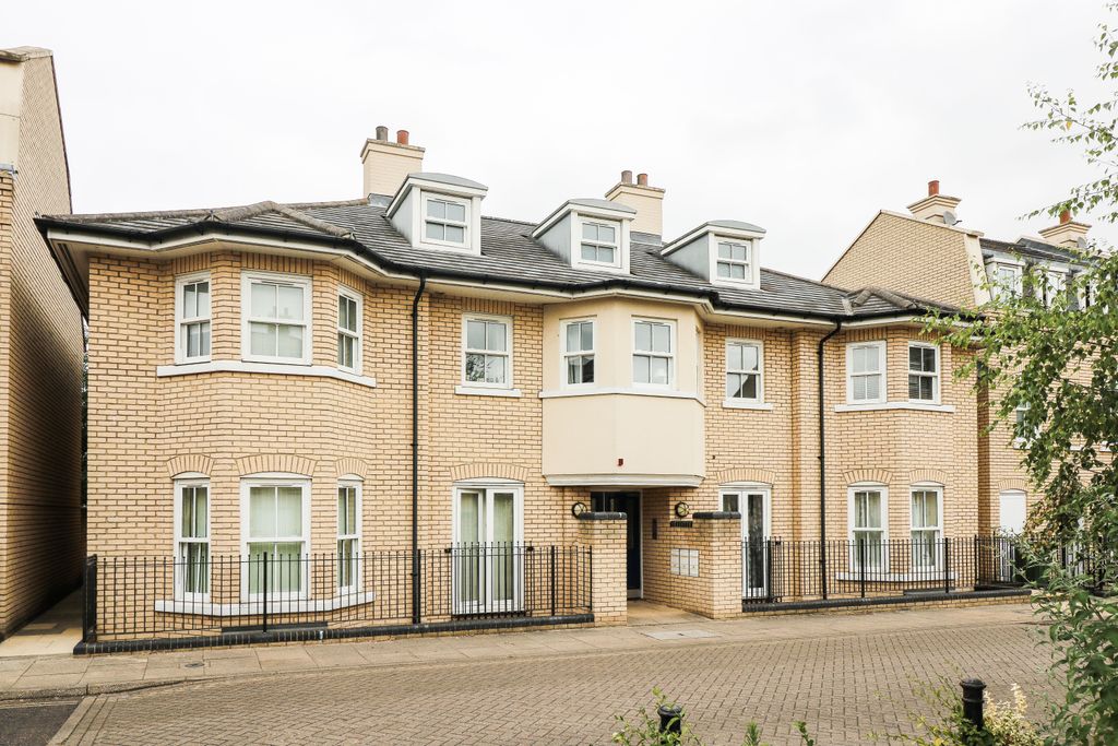 Property photo 1 of 9