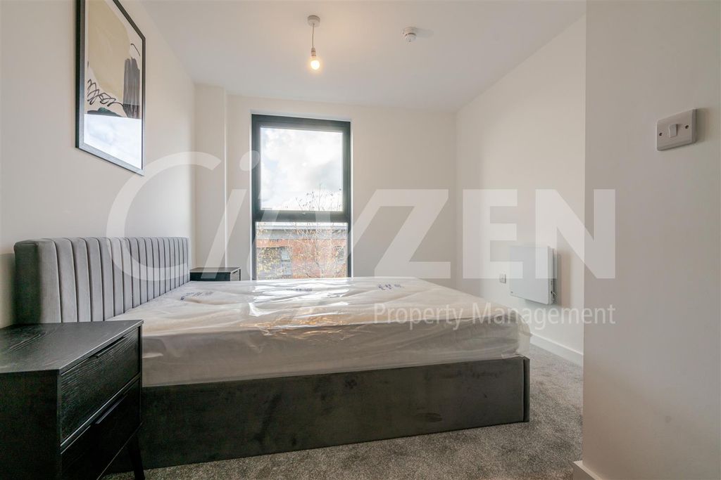 Property photo 3 of 10 Bedroom