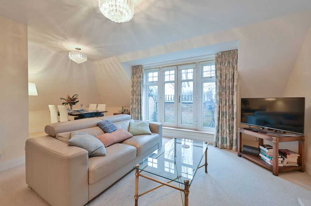 Property photo 3 of 18