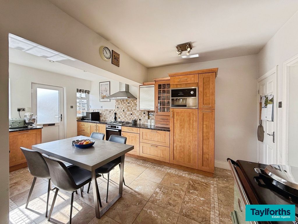 Property photo 2 of 30