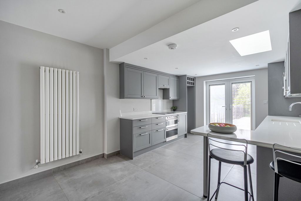 Property photo 3 of 15 1435411-9-69c1689...