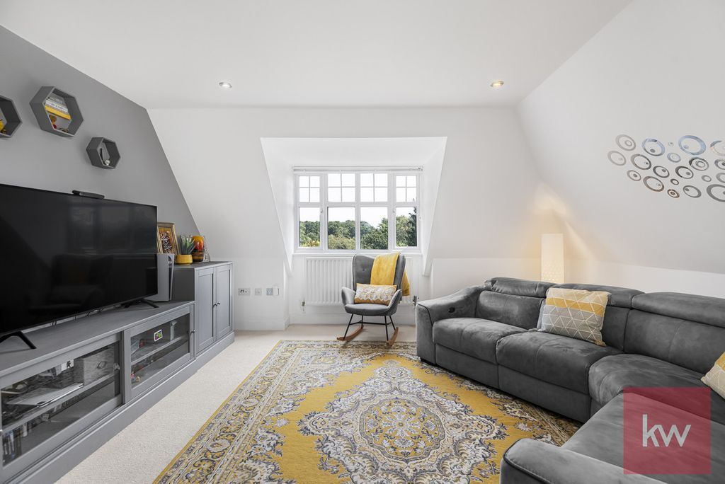 Property photo 3 of 34