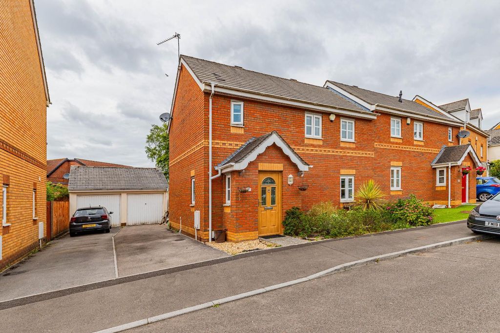 Property photo 1 of 21 Ragnall Close 4-1.Jpg