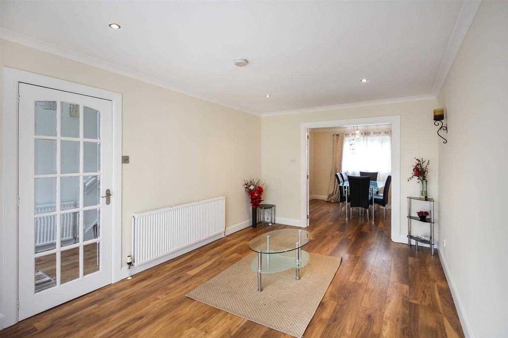 Property photo 2 of 29