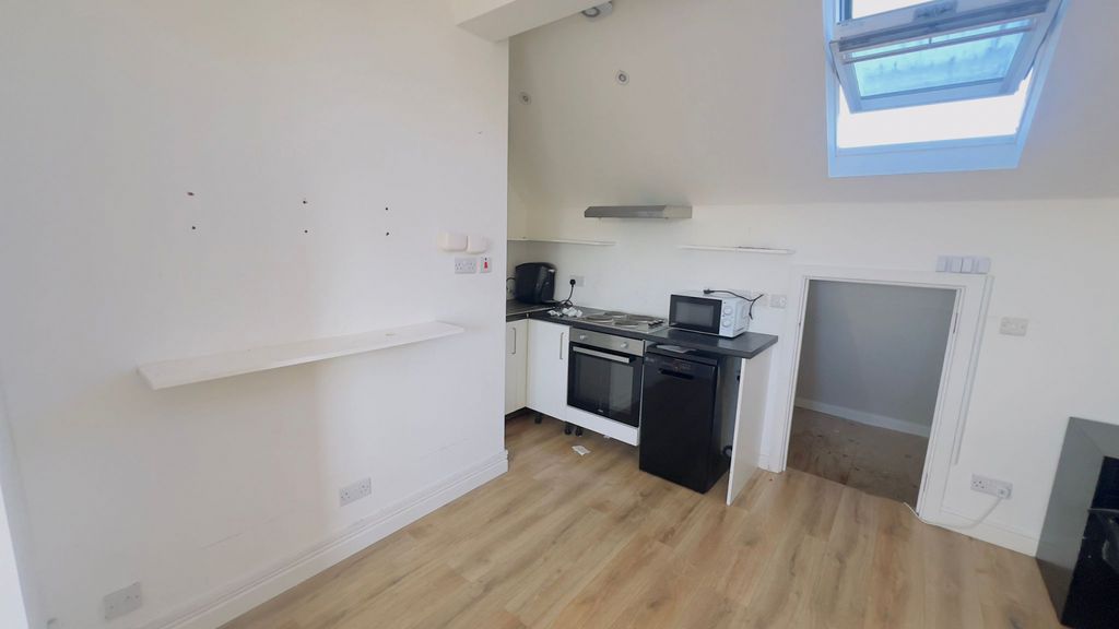 Property photo 3 of 5 Gallery