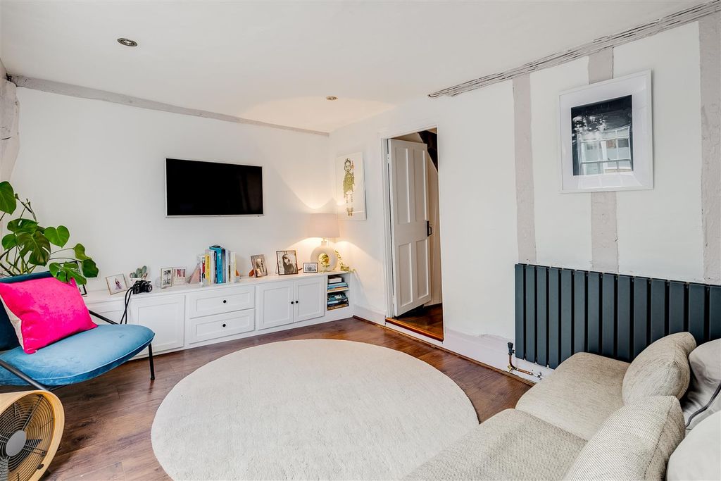 Property photo 3 of 32 High Street 22-1.Jpg