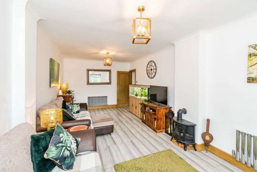 Property photo 3 of 26