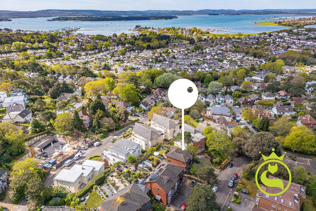 Property photo 2 of 24